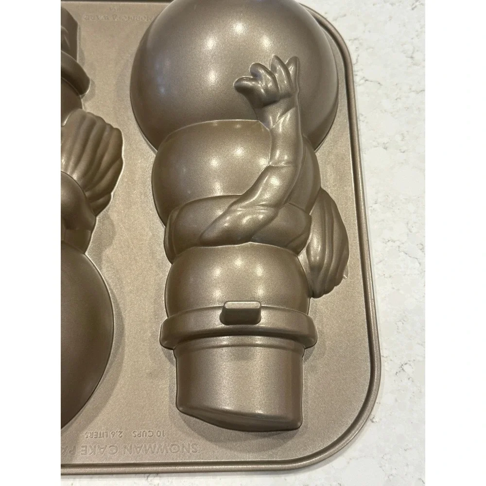 Nordic‎ Ware USA Snowman Cake Pan 3D Baking Mold Holiday Winter Christmas
